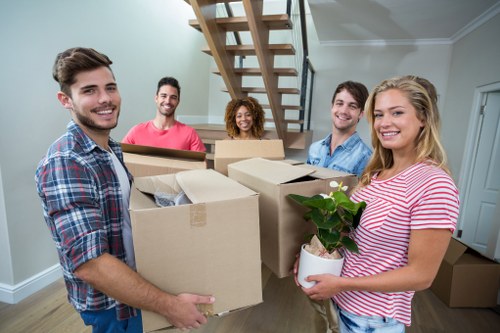 Moving van service in Poplar helping with a local relocation