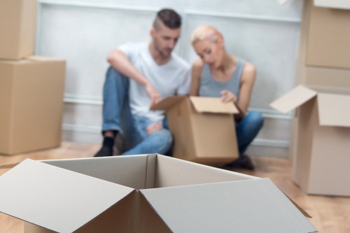Different removal truck sizes available for local moves in Poplar
