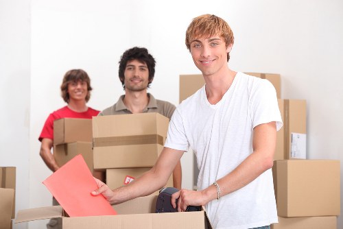 Affordable man and van transport for Poplar moves